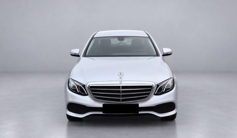 
Mercedes-Benz E200 full									
