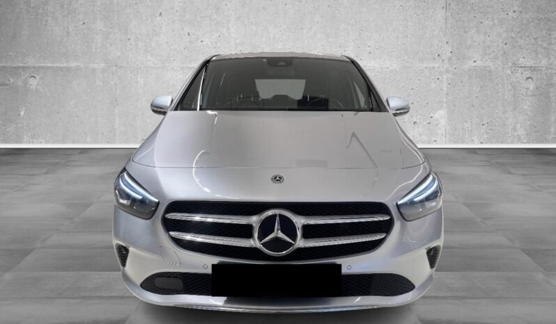 
Mercedes-Benz B180 AMG Line full									