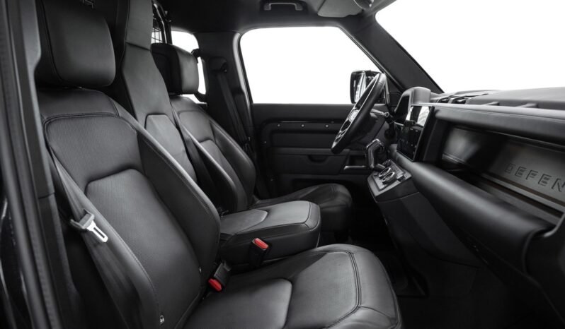 
Land Rover Defender 110 X-Dynamic HSE D300 full									