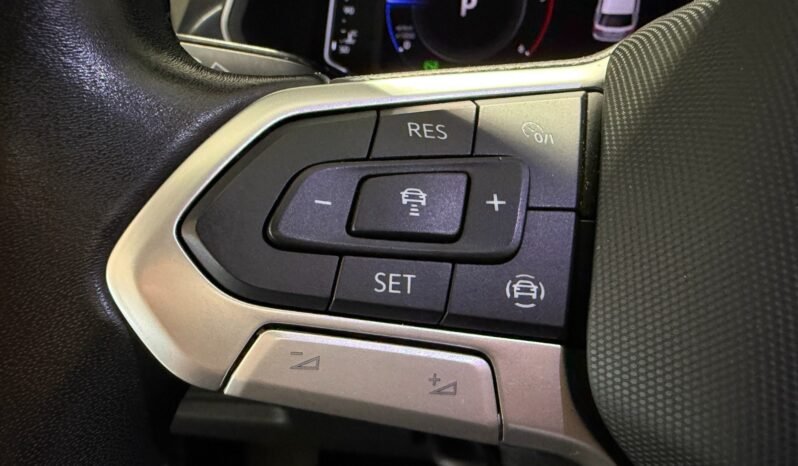 
Volkswagen Tiguan Life 2.0 TDI 4MOTION DSG full									