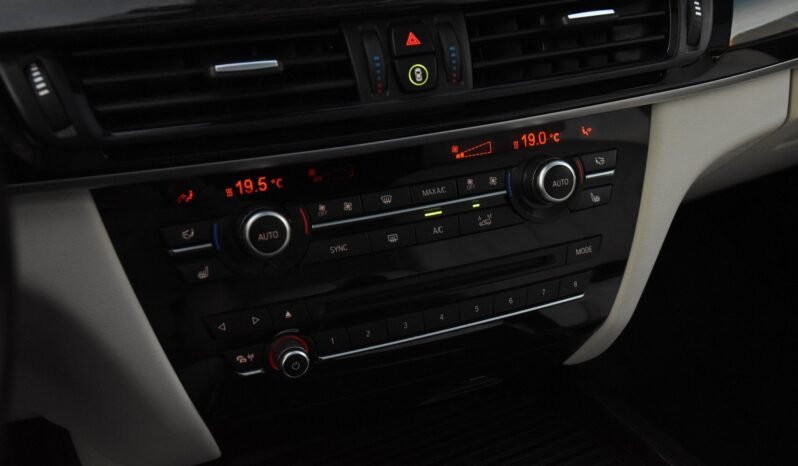 
BMW X5 xDrive40e M Sport full									