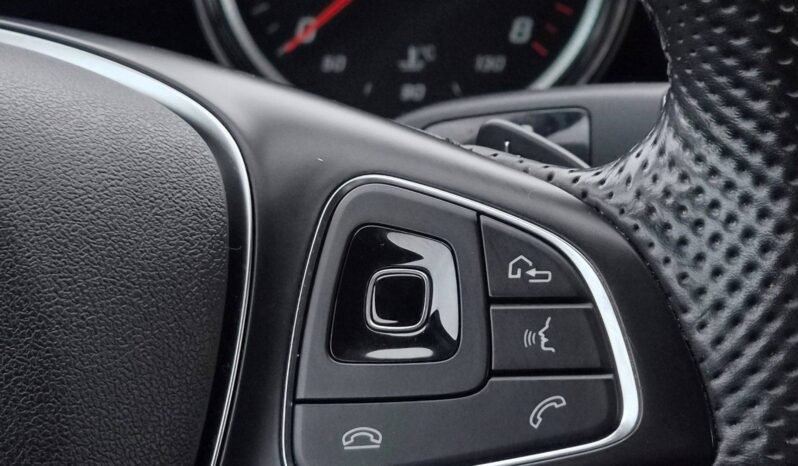 
Mercedes-Benz E200 full									