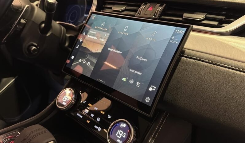 
Jaguar F-PACE P400e SE R-Dynamic Black AWD full									