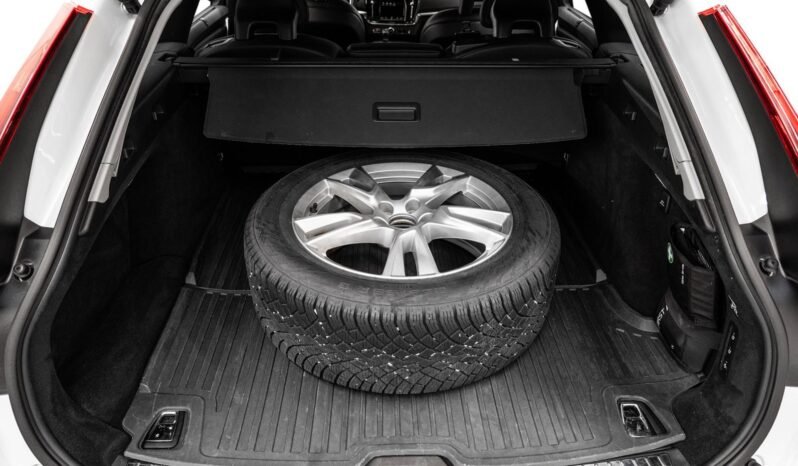 
Volvo V90 Cross Country D4 AWD full									
