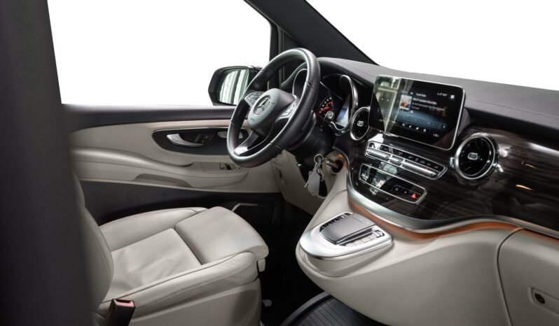 
Mercedes-Benz Classe V 300 d 4MATIC AMG Line full									