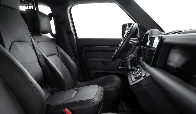
Land Rover Defender 110 X-Dynamic HSE D300 full									