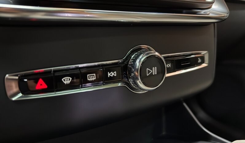 
Volvo XC90 T8 Ultra Dark Luxury full									