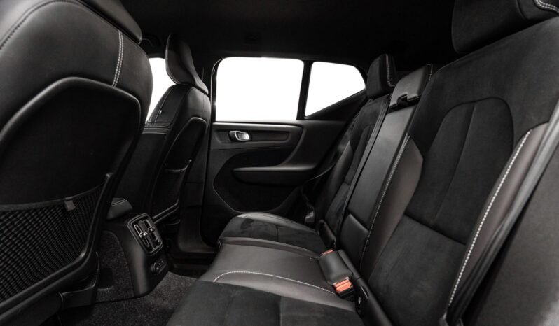 
Volvo XC40 T5 Recharge R-Design full									