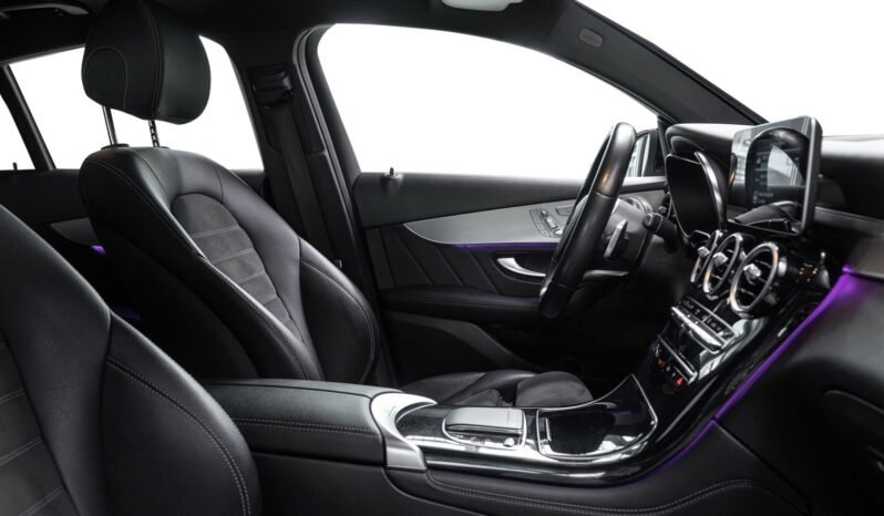 
Mercedes-Benz GLC 300 e 4MATIC AMG Line full									