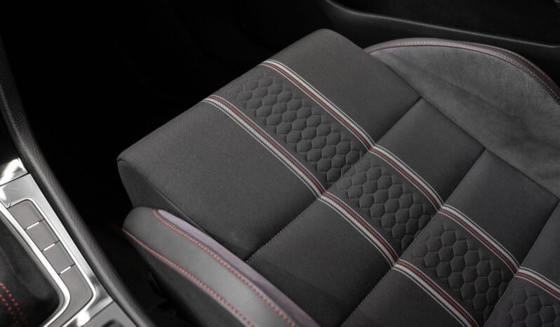 
Volkswagen Golf VII GTI 2.0 TSI Clubsport DSG full									