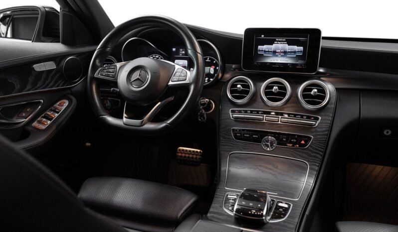 
Mercedes-Benz C 220 d 4MATIC AMG Line full									
