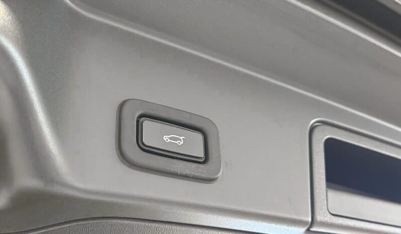 
Land Rover Range Rover Evoque P300e AWD R-Dynamic full									