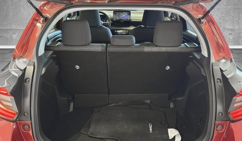 
Toyota Yaris Hybrid Active Tech full									