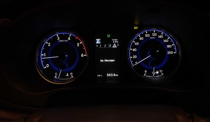 
Toyota HiLux 4×4 full									
