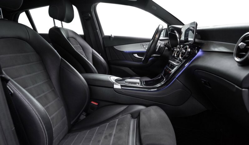 
Mercedes-Benz GLC 300 e 4MATIC AMG Line full									