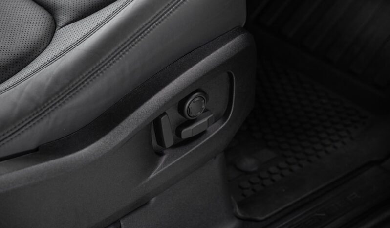 
Land Rover Defender 110 X-Dynamic HSE D300 full									