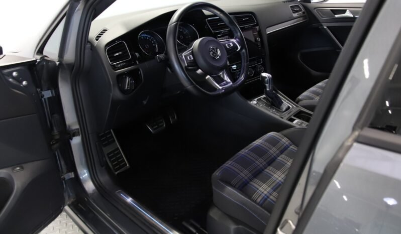 
Volkswagen Golf VII GTE 1.4 TSI GTE full									