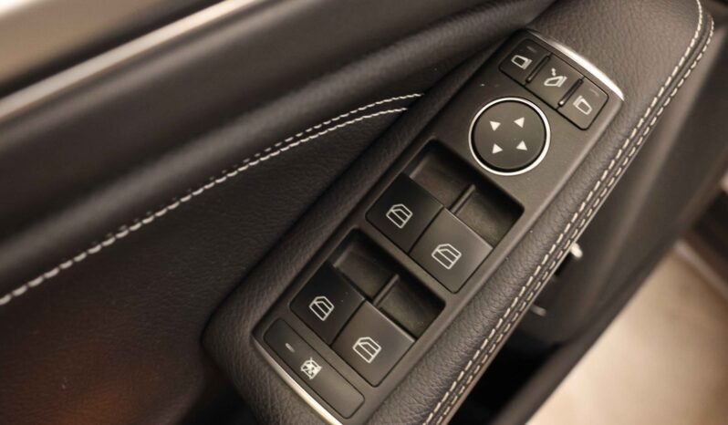 
Mercedes-Benz GLA 220 4MATIC full									