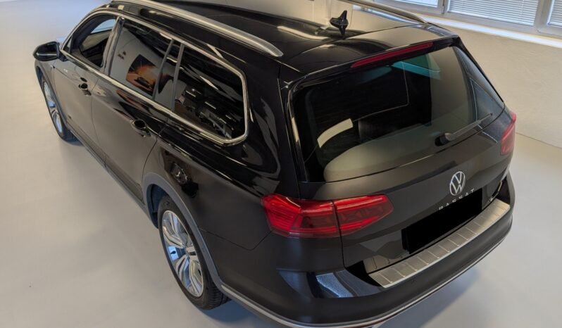 
Volkswagen Passat Alltrack 2.0 TDI full									
