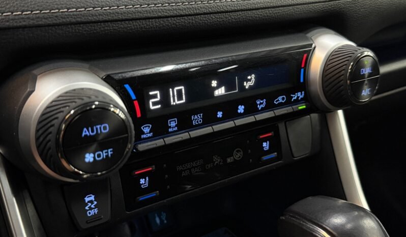 
Toyota RAV4 Executive Hybrid full									
