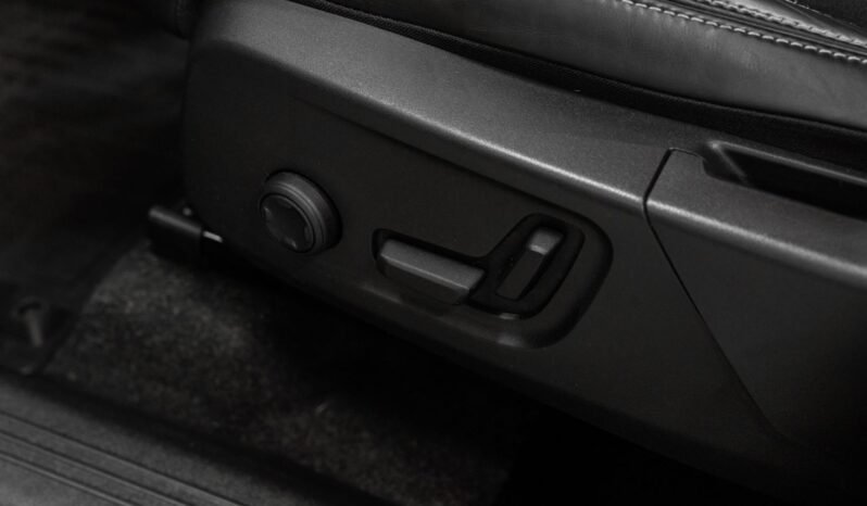 
Volvo XC40 T5 Recharge R-Design full									