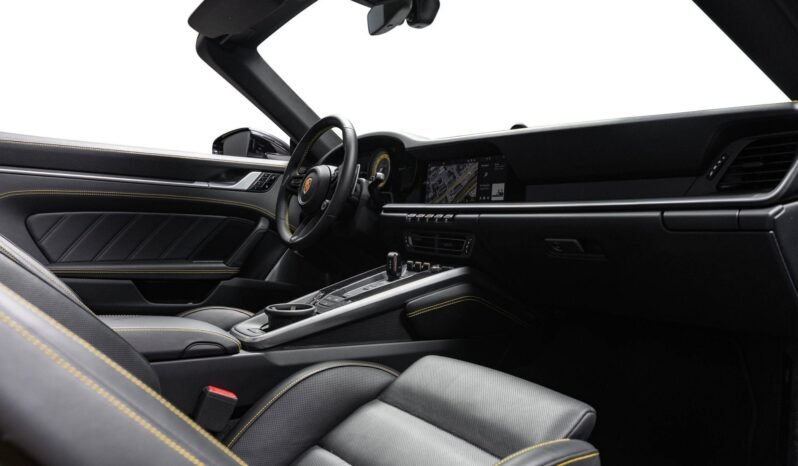 
Porsche 911 Turbo S (992) full									