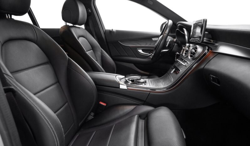 
Mercedes-Benz C 220 d 4MATIC AMG Line full									