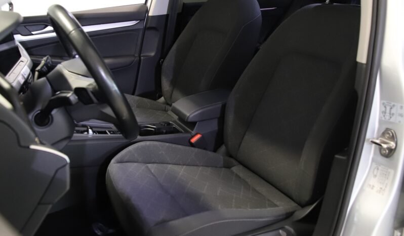 
Volkswagen Golf VIII 1.0 eTSI Life full									
