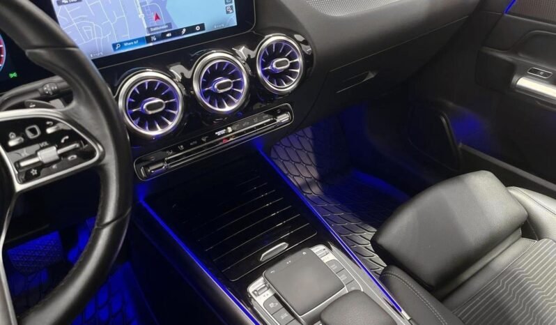 
Mercedes-Benz B180 AMG Line full									