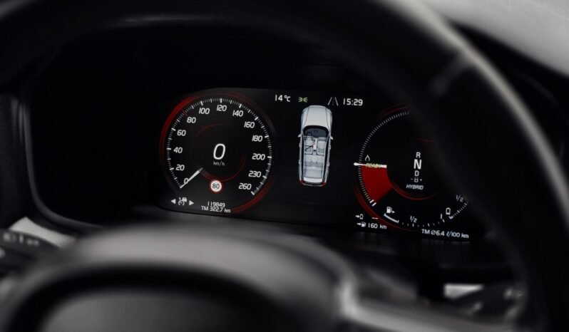 
Volvo V60 340 ch AWD R-Design full									