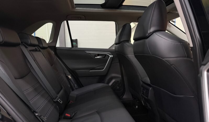 
Toyota RAV4 Executive Hybrid full									