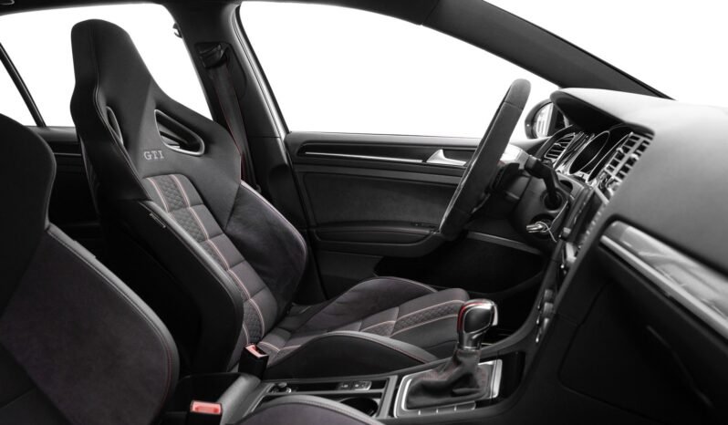 
Volkswagen Golf VII GTI 2.0 TSI Clubsport DSG full									