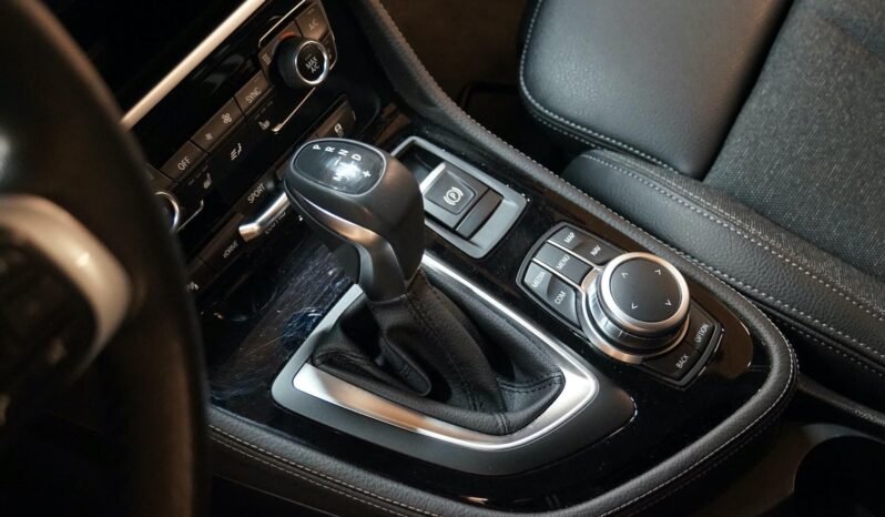 
BMW 225xe Sport Line full									