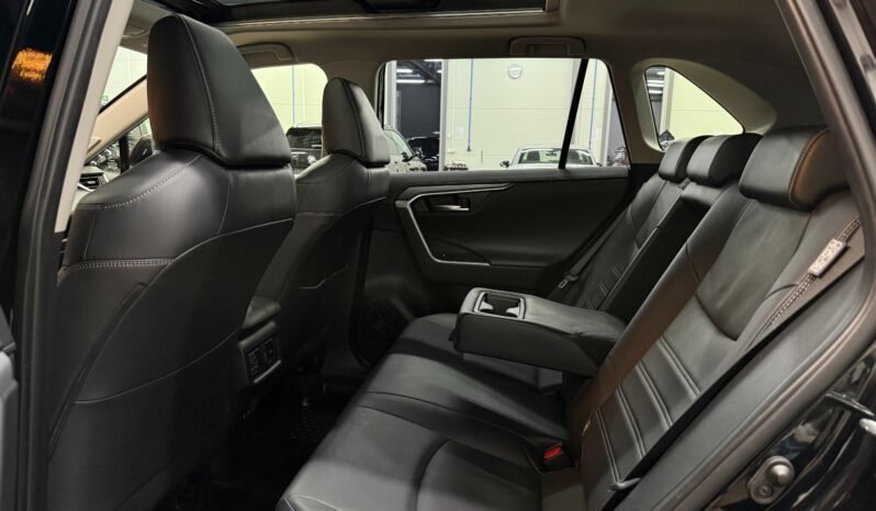 
Toyota RAV4 Executive Hybrid full									