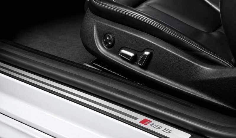 
di RS5 4.2 FSI V8 quattro full									