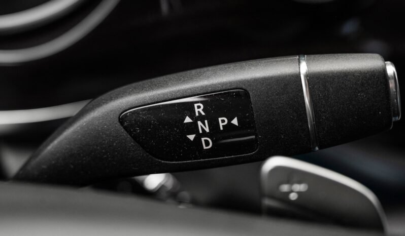 
Mercedes-Benz V300 d 4MATIC full									