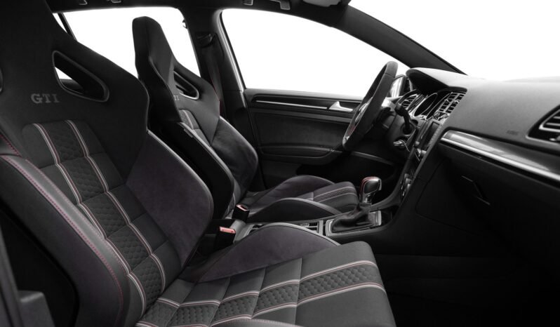 
Volkswagen Golf VII GTI 2.0 TSI Clubsport DSG full									
