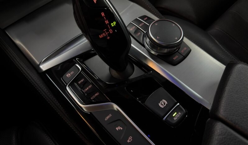 
BMW Série 5 530e M Sport full									