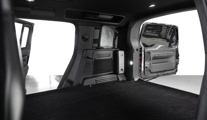 
Land Rover Defender 110 X-Dynamic HSE D300 full									