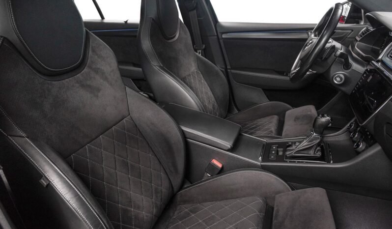 
Škoda Superb 2.0 TDI Sportline 4×4 DSG full									