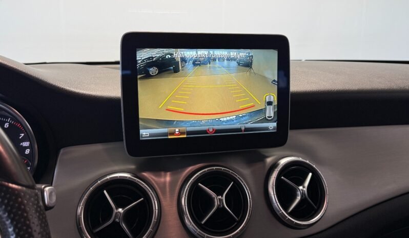 
Mercedes-Benz CLA 180 AMG full									