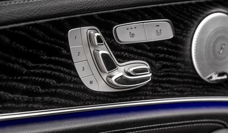
Mercedes-Benz E300 e AMG Line full									
