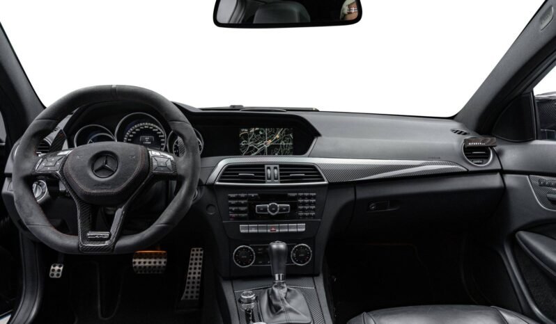 
Mercedes-Benz C63 AMG 6.2 V8 Performance full									