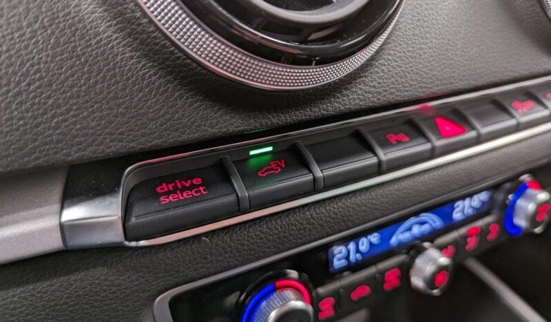 
Audi A3 Sportback e-tron full									