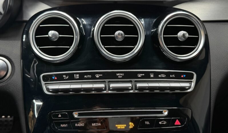 
Mercedes-Benz C350 e Hybrid full									
