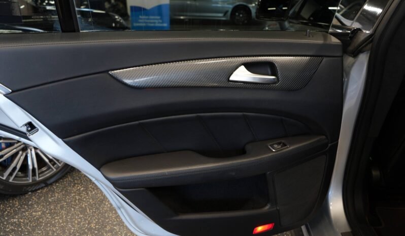 
Mercedes-Benz CLS 63 AMG V8 full									