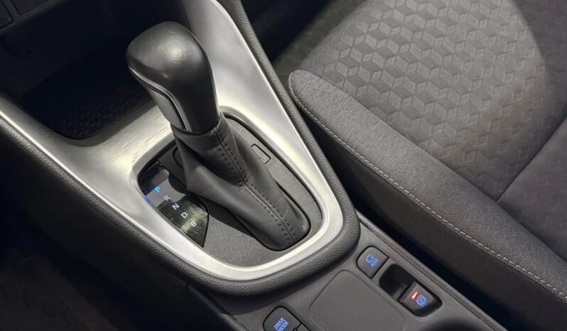 
Toyota Yaris Hybrid Active Tech full									