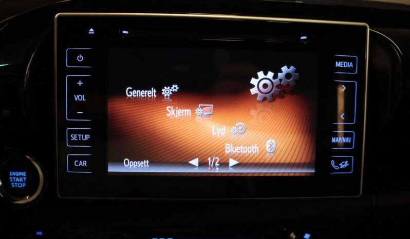 
Toyota HiLux 4×4 full									
