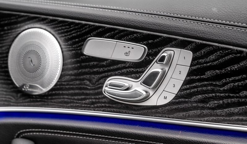 
Mercedes-Benz E300 e AMG Line full									