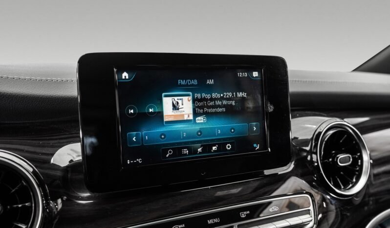 
Mercedes-Benz V300 d 4MATIC full									